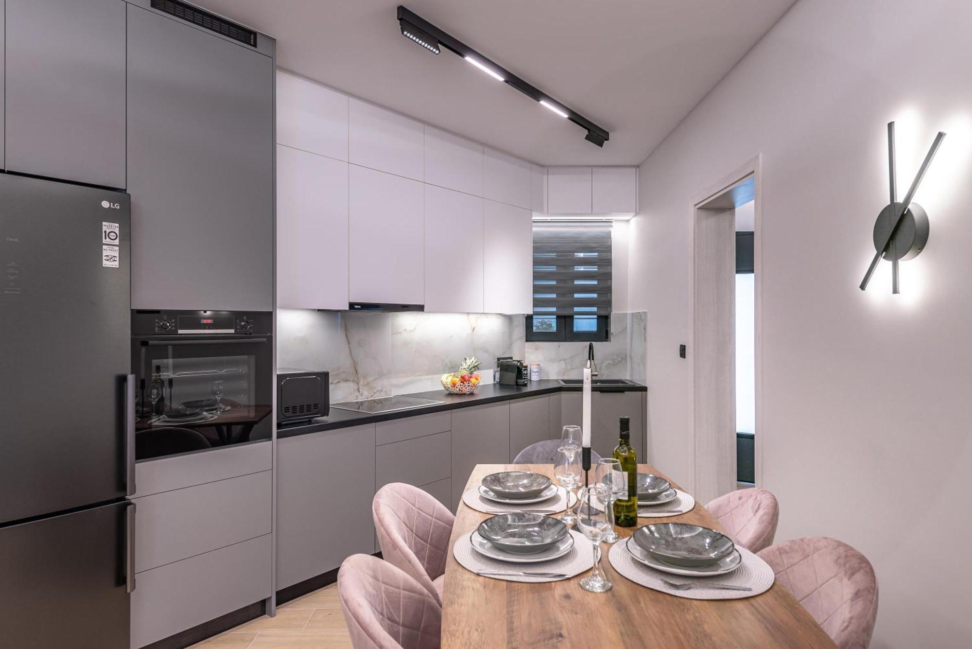 Fd Luxury Suites นาฟปลิโอ ภายนอก รูปภาพ