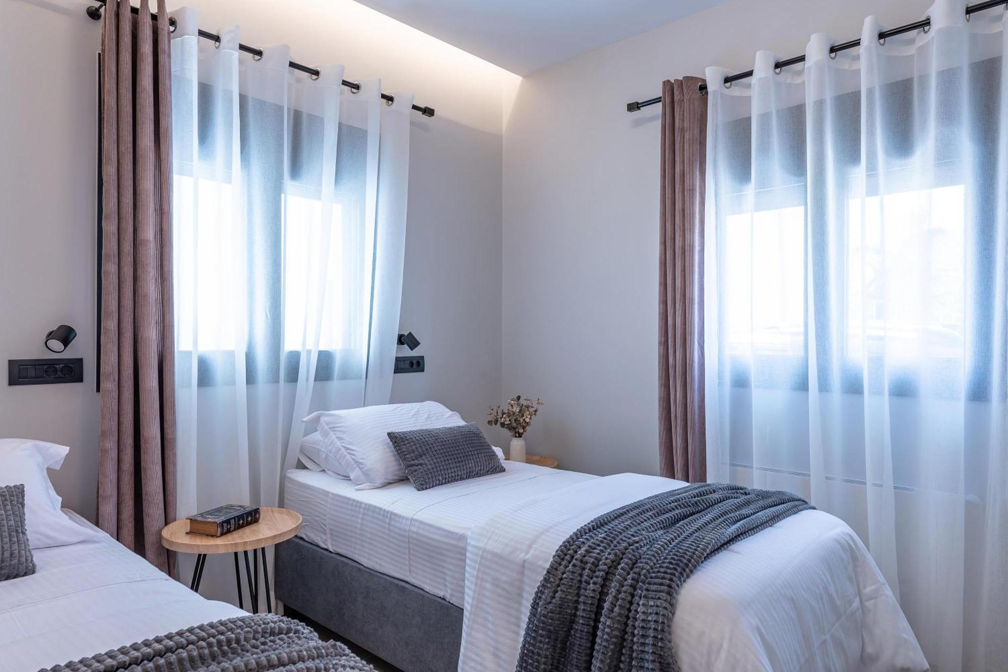 Fd Luxury Suites นาฟปลิโอ ภายนอก รูปภาพ
